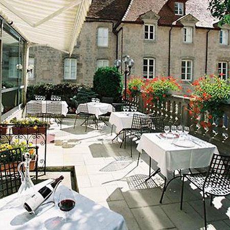 Logis Hôtel Le Cheval Blanc Langres Buitenkant foto